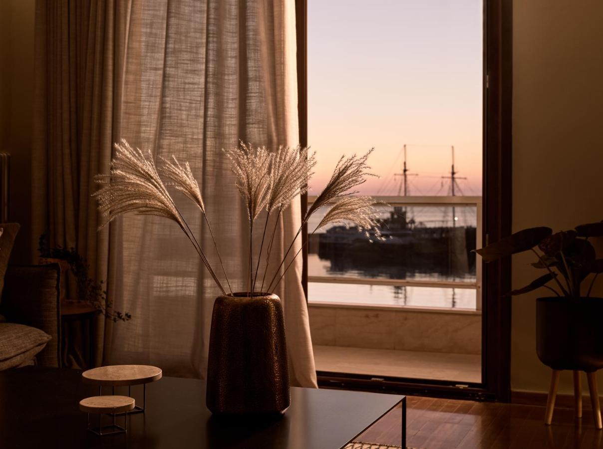 Monopolio Waterfront With Sea View, By Zantewize *