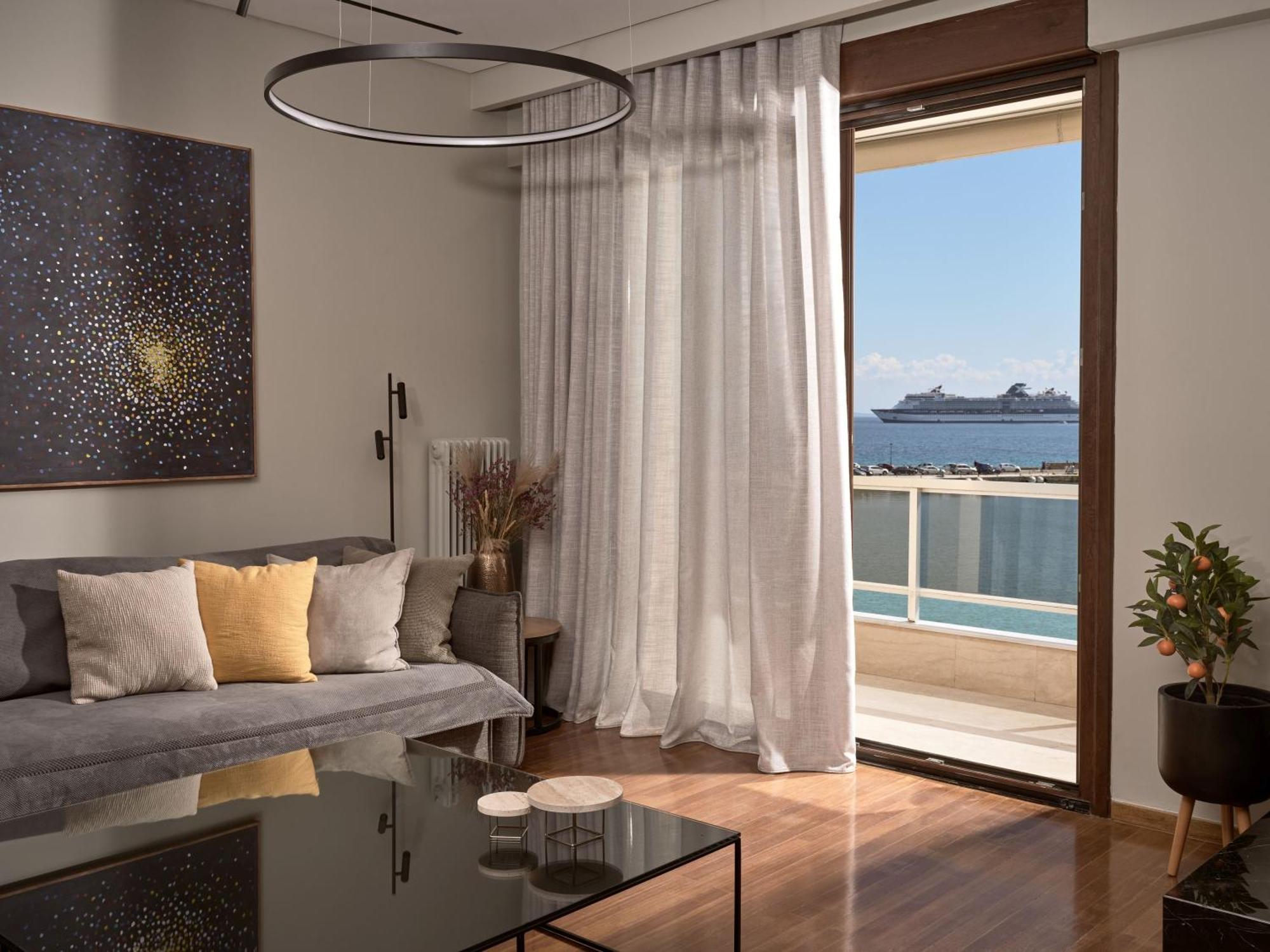 Апартаменты Monopolio Waterfront With Sea View, By Zantewize *